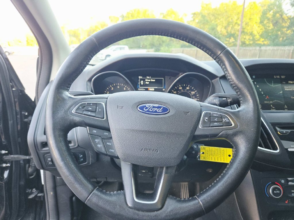 Used 2018 Ford Focus SEL w/ Cold Weather Package FWD image 14