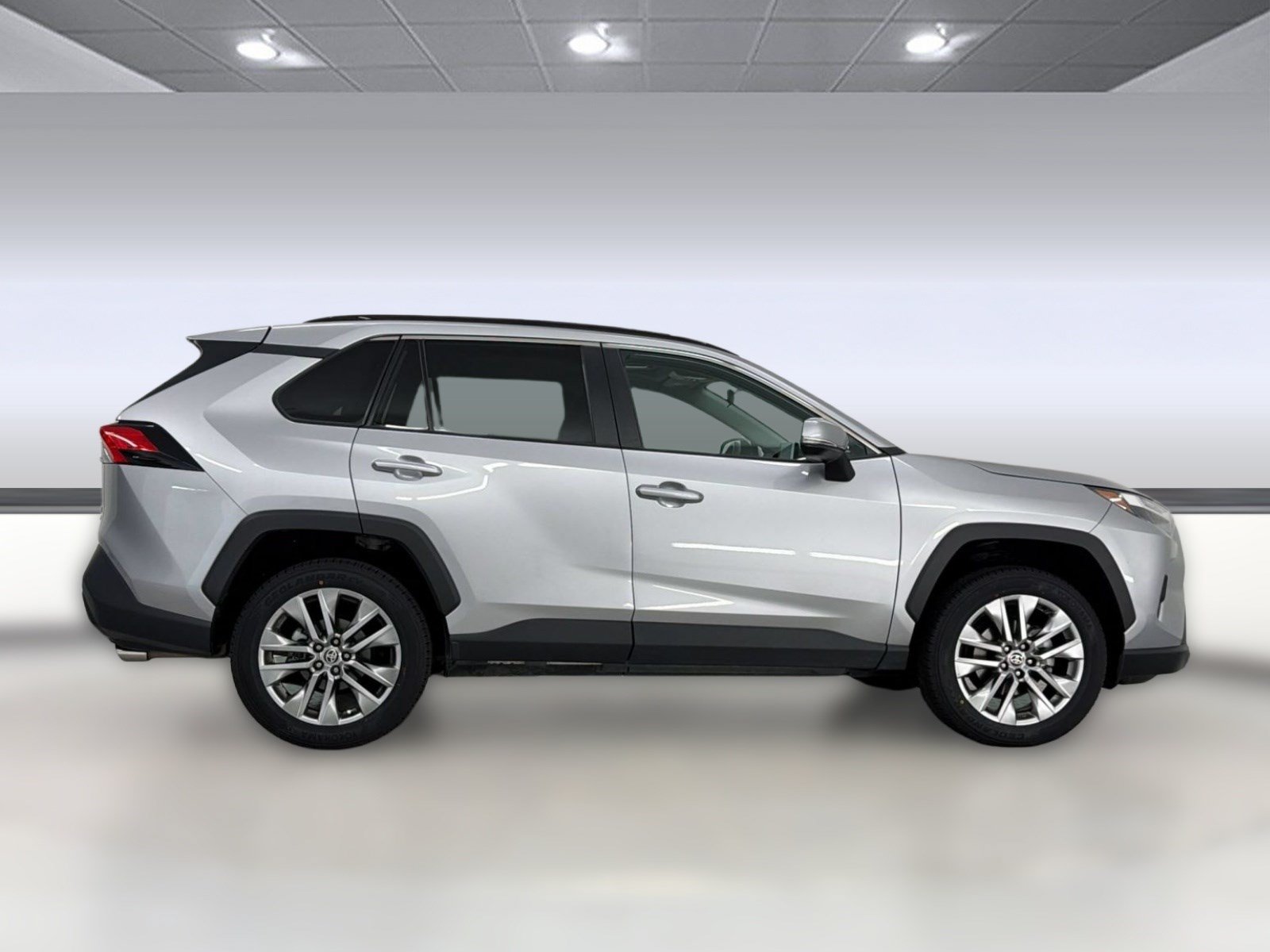 Used 2023 Toyota RAV4 XLE Premium AWD/4WD image 8