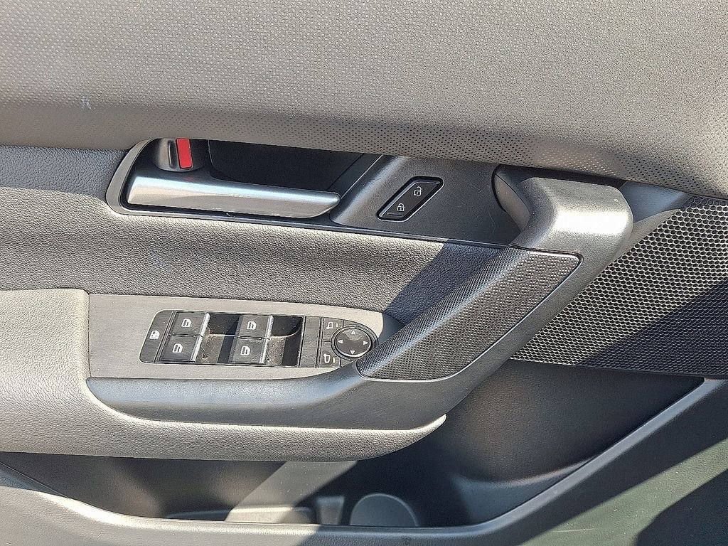 Used 2025 MAZDA CX-50 AWD 2.5 S w/ Premium Package image 13