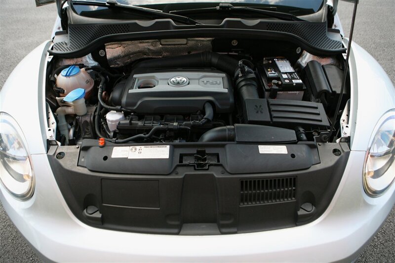 Used 2013 Volkswagen Beetle 2.0T FWD image 7