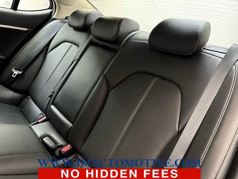 Used 2022 Genesis G70 2.0T image 15