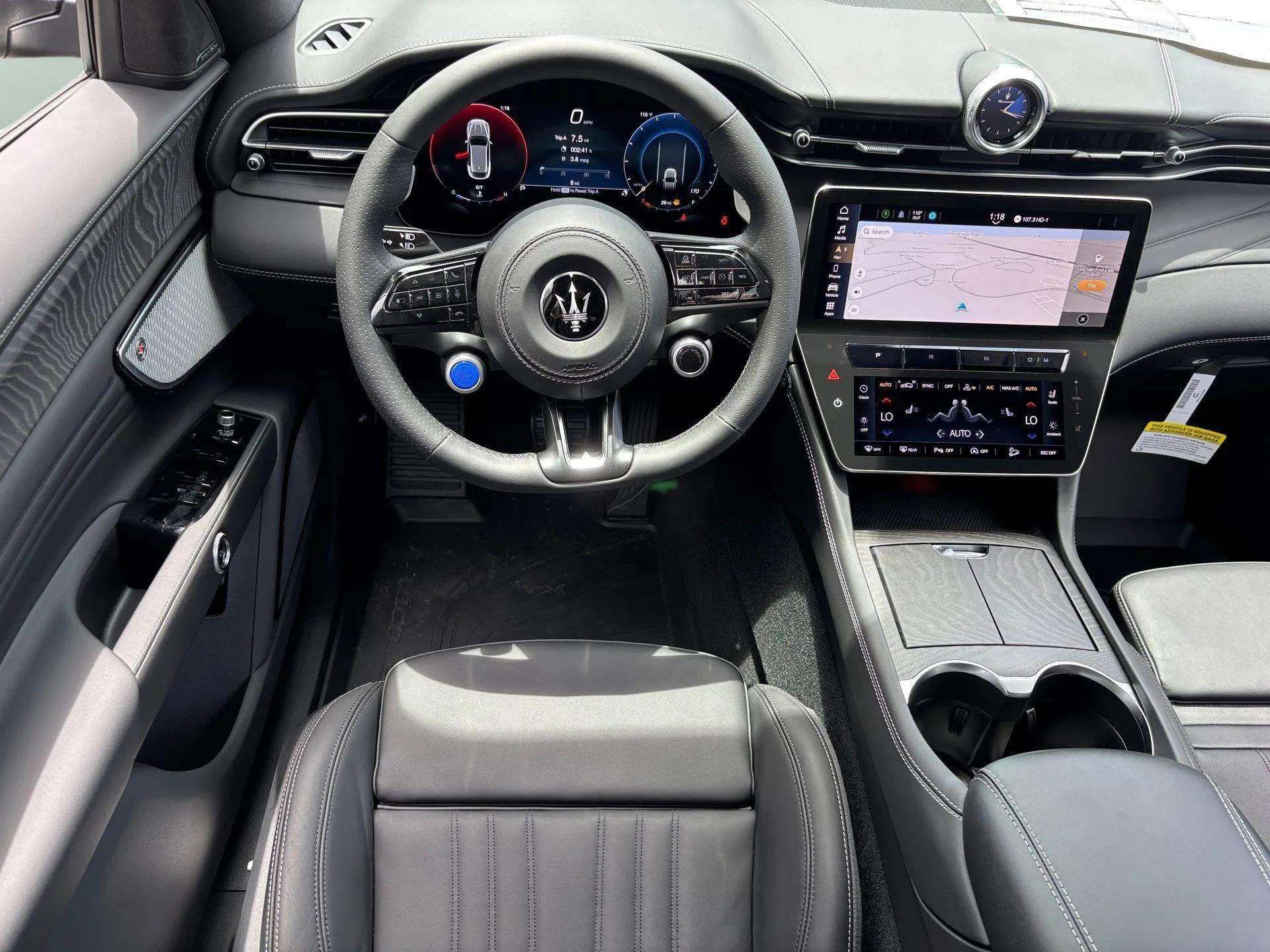 New 2025 Maserati Grecale GT image 32