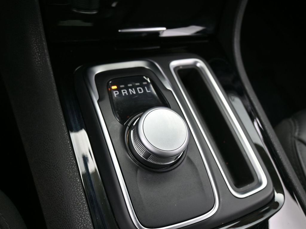 Used 2023 Chrysler 300 Touring L image 25