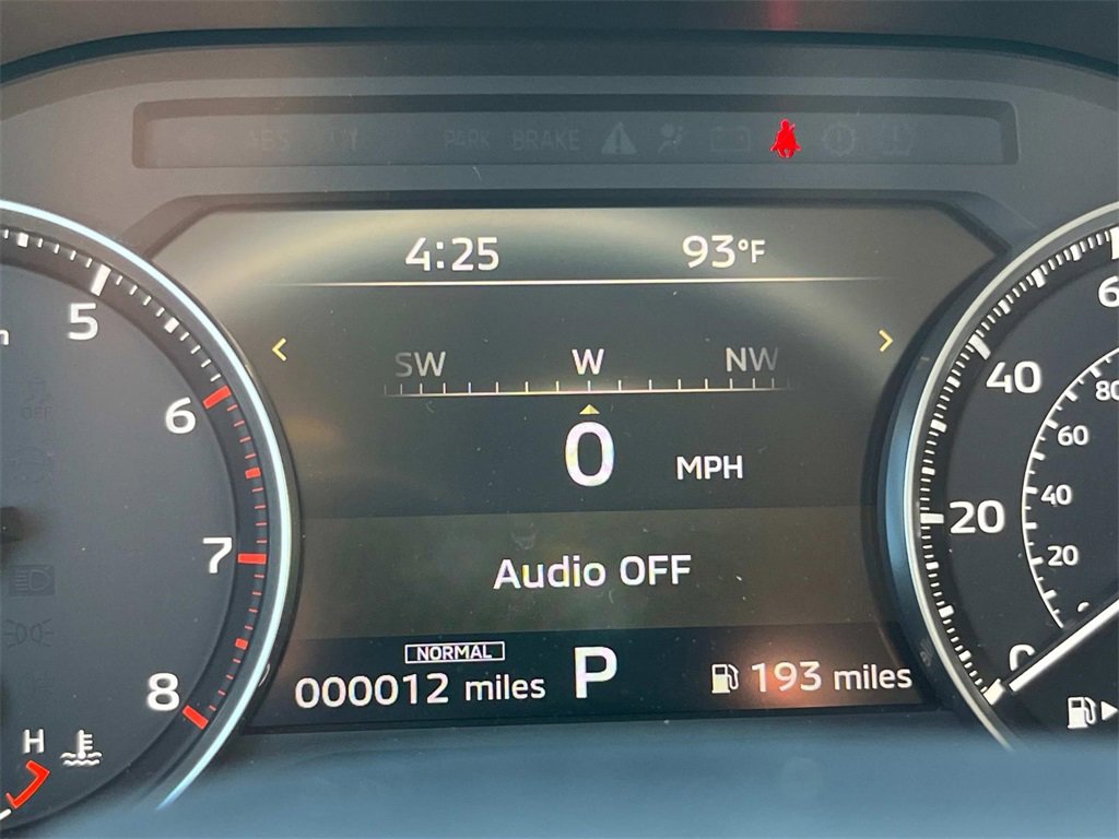 New 2025 Mitsubishi Outlander SE image 29