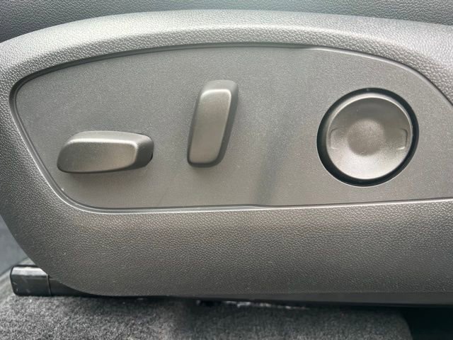 New 2026 Chevrolet Traverse LT w/ Midnight/Sport Edition image 21