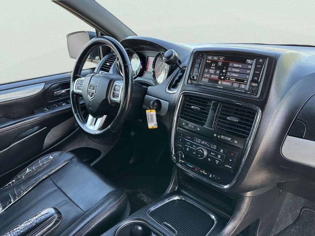 Used 2017 Dodge Grand Caravan GT FWD image 21