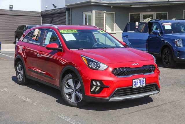 Used 2022 Kia Niro LX image 2