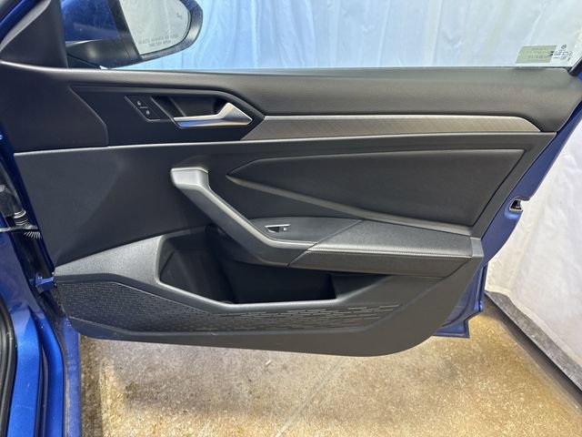 Used 2024 Volkswagen Jetta SE image 25