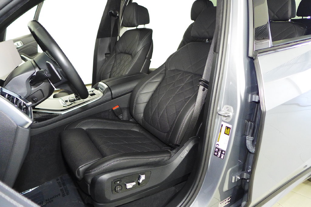 Used 2024 BMW X7 xDrive40i w/ M Sport Package AWD/4WD image 23