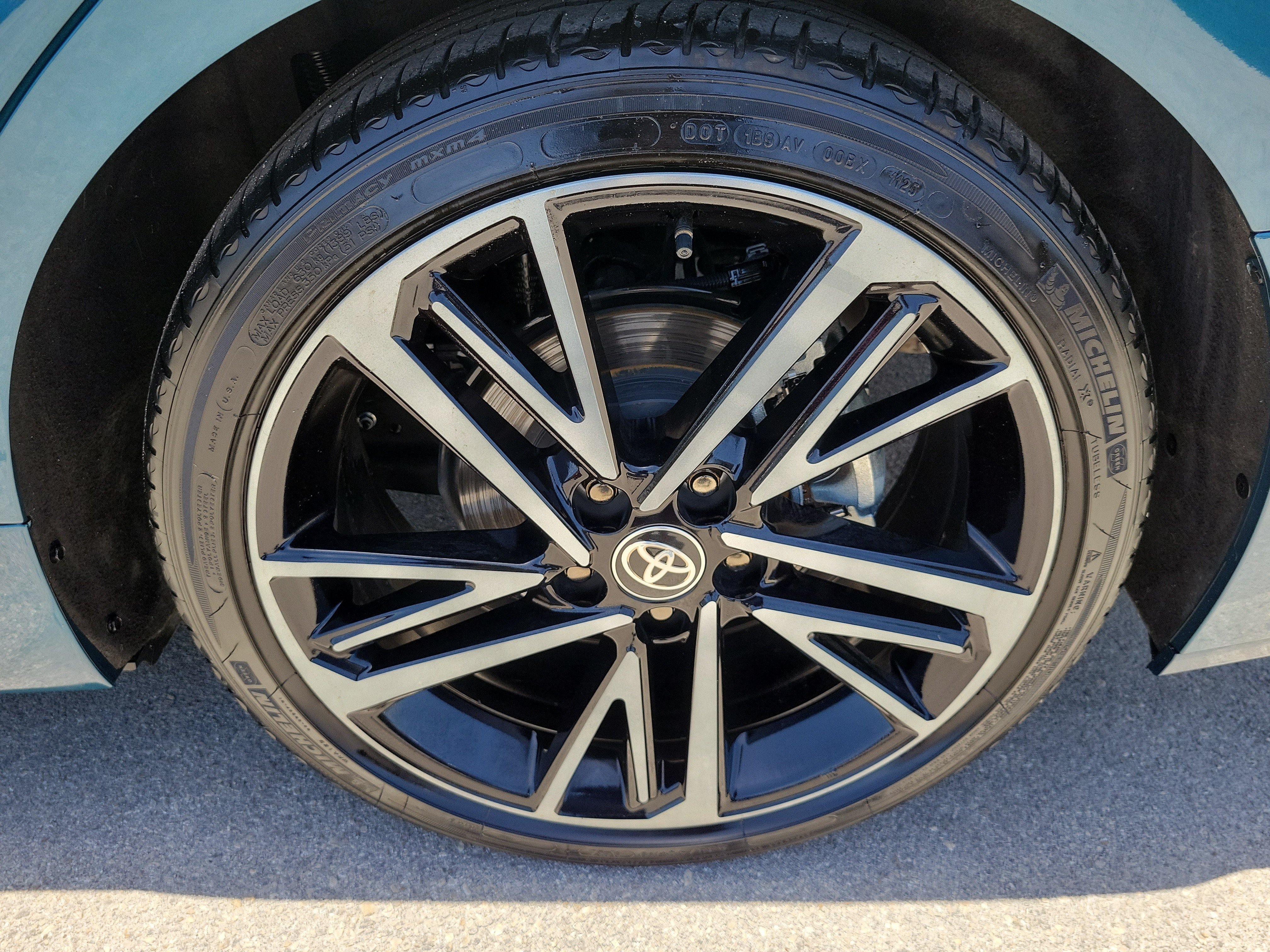 Used 2025 Toyota Camry XSE FWD image 9