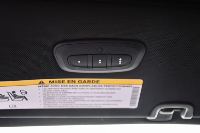 Used 2025 Chrysler Pacifica Limited FWD image 43
