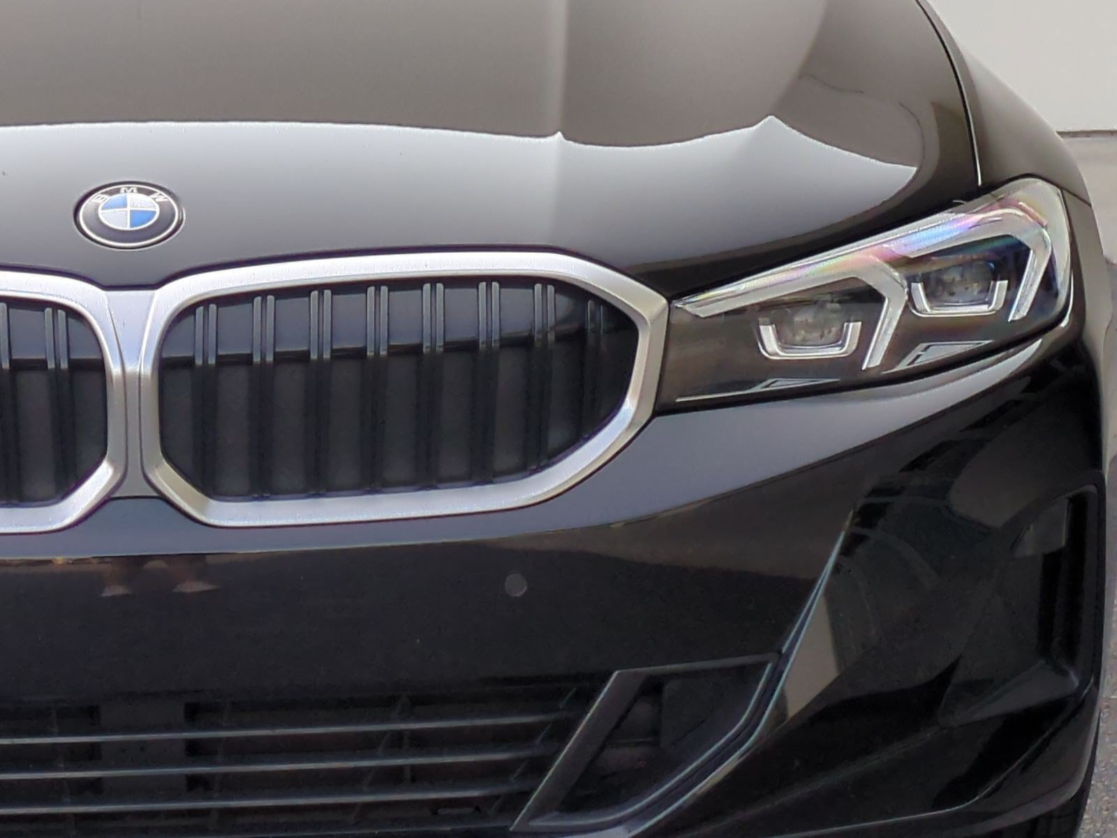 Certified 2023 BMW 330i Sedan w/ Driving Assistance Package RWD image 5
