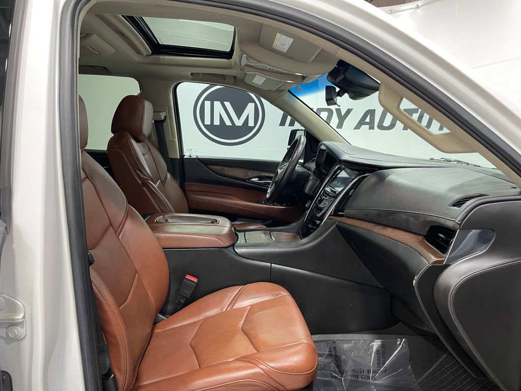 Used 2018 Cadillac Escalade Premium Luxury image 37