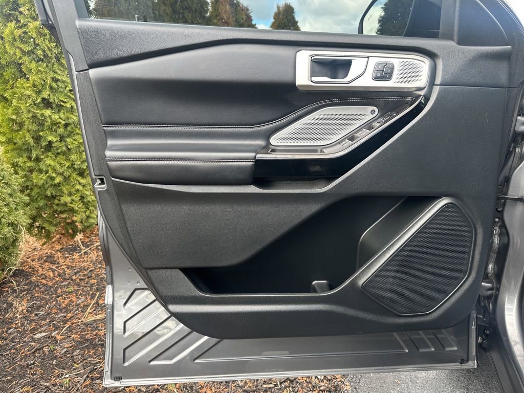 Used 2022 Ford Explorer ST w/ Equipment Group 401A image 8