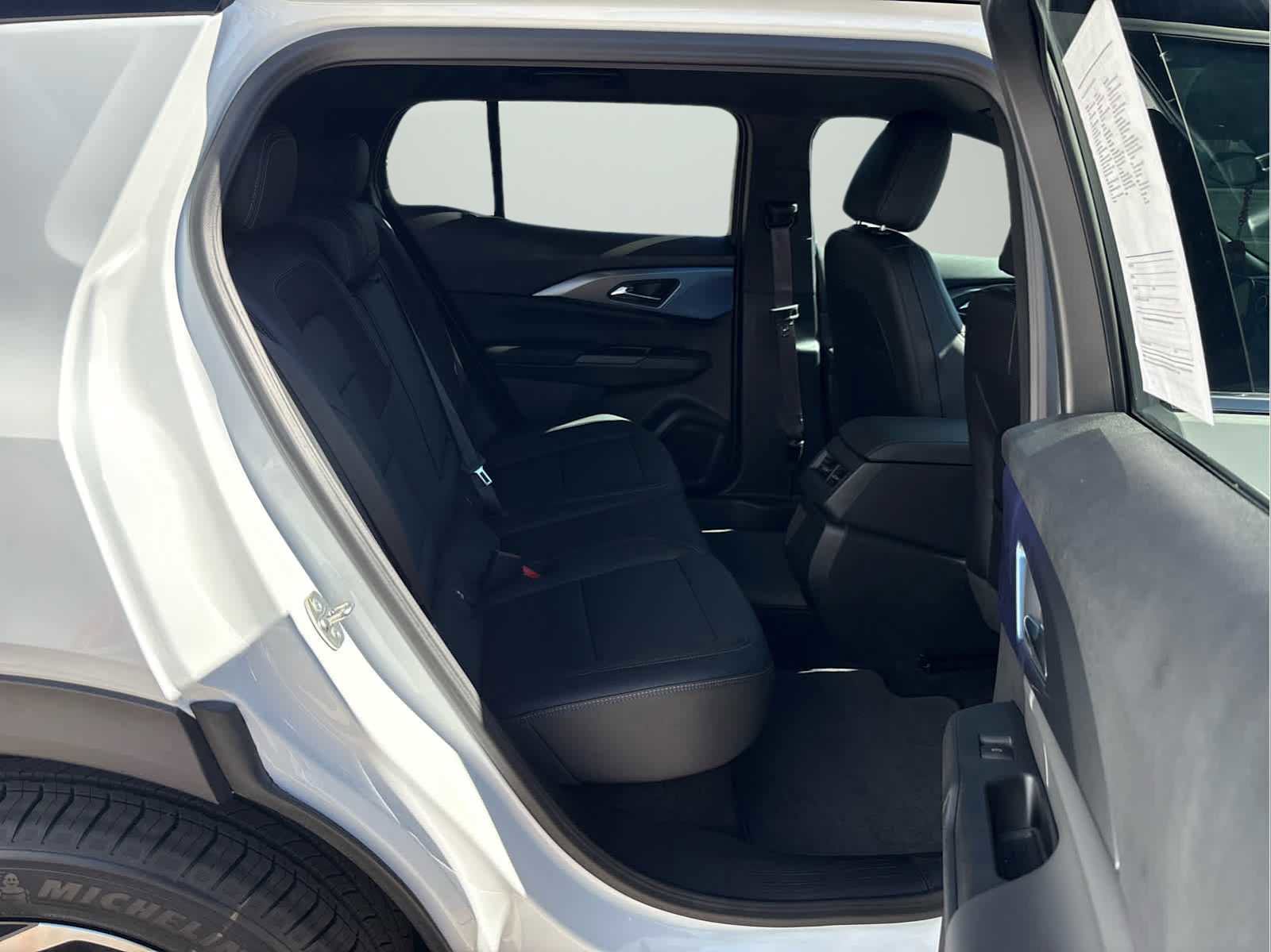 Used 2026 Chevrolet Equinox EV LT FWD image 14