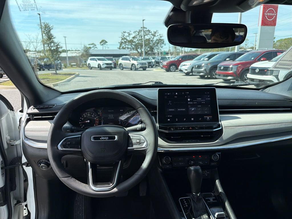 Used 2024 Jeep Compass Limited image 26