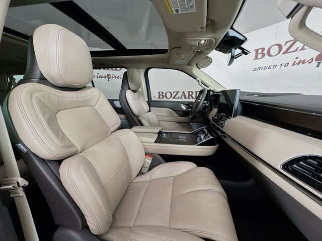 Certified 2024 Lincoln Navigator L Reserve image 35