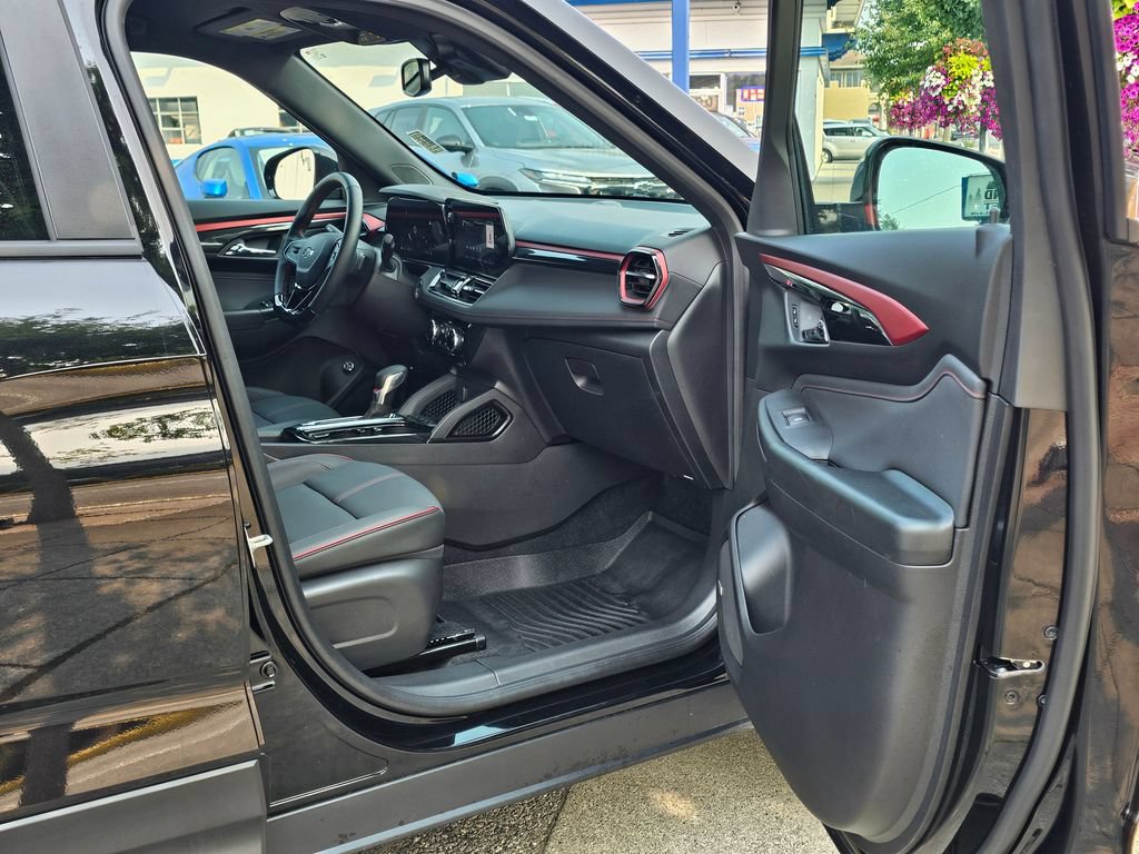Used 2026 Chevrolet TrailBlazer RS w/ Convenience Package AWD/4WD image 14