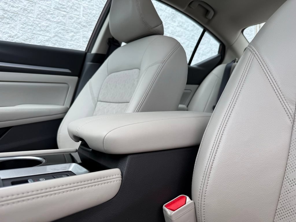 Used 2024 Nissan Altima 2.5 SL AWD/4WD image 33