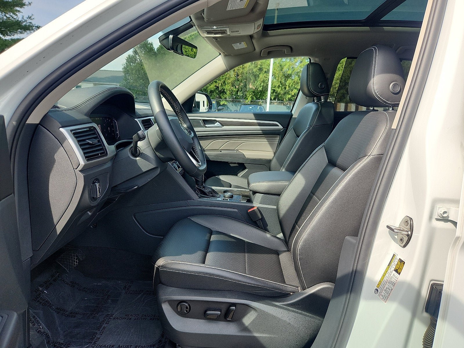 Certified 2023 Volkswagen Atlas SE w/ Panoramic Sunroof Package AWD/4WD image 13