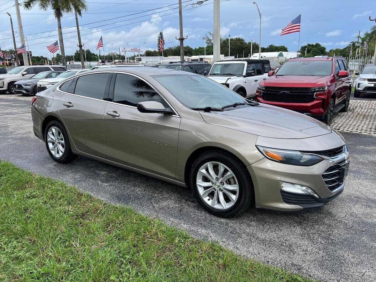 Used 2022 Chevrolet Malibu LT FWD image 4