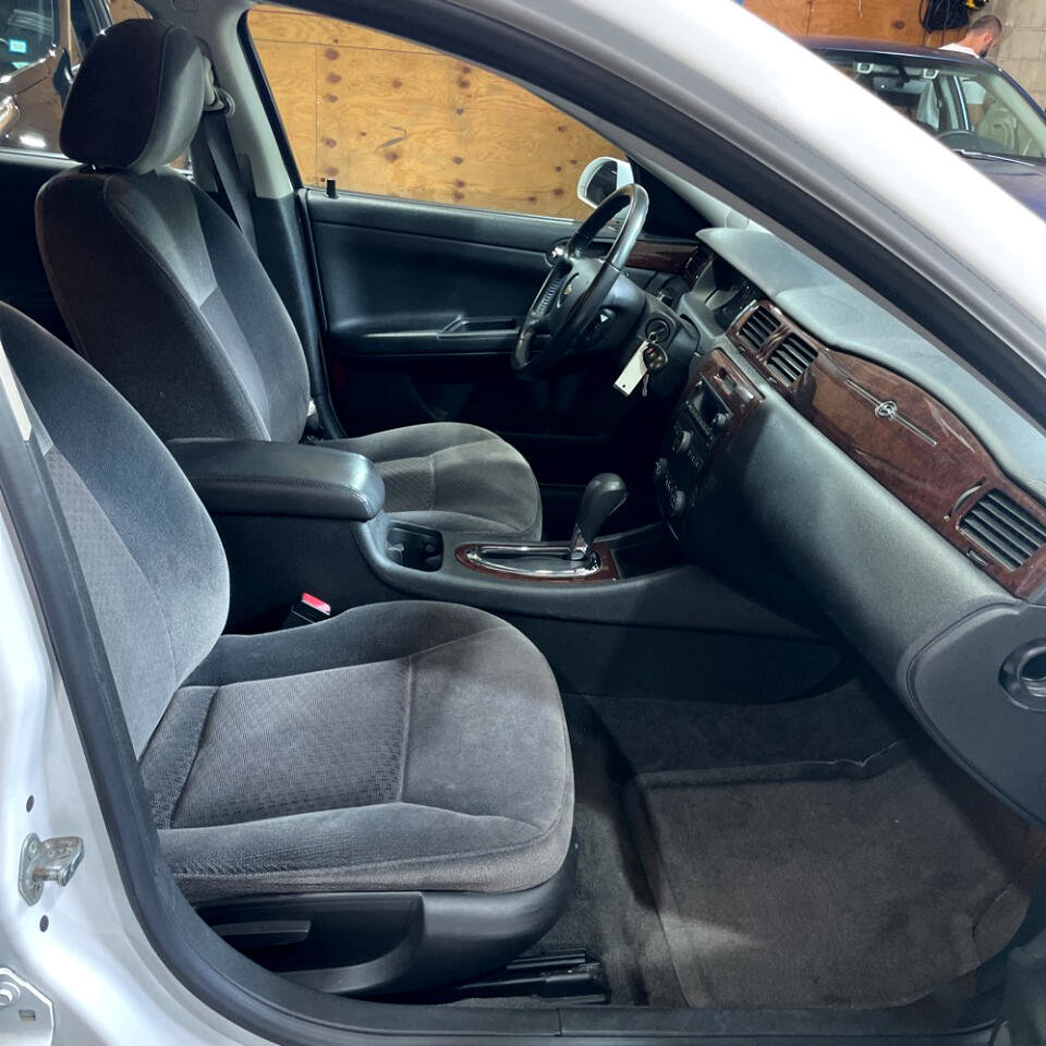 Used 2011 Chevrolet Impala LT image 13
