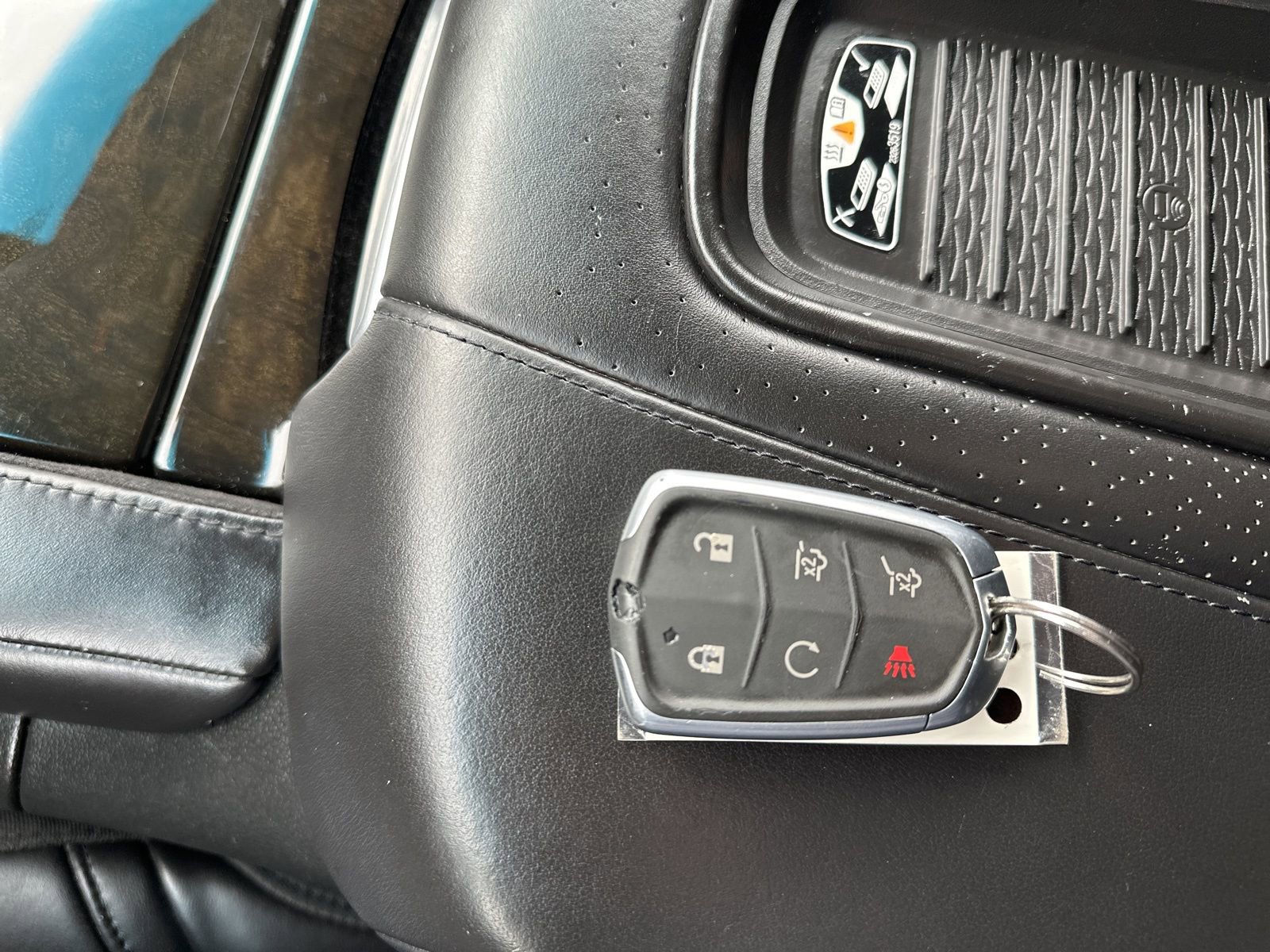 Used 2020 Cadillac Escalade ESV Platinum AWD/4WD image 75