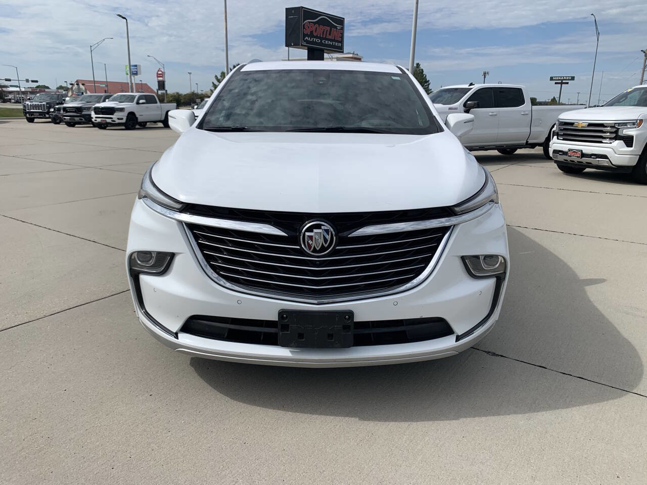 Used 2024 Buick Enclave Premium image 4