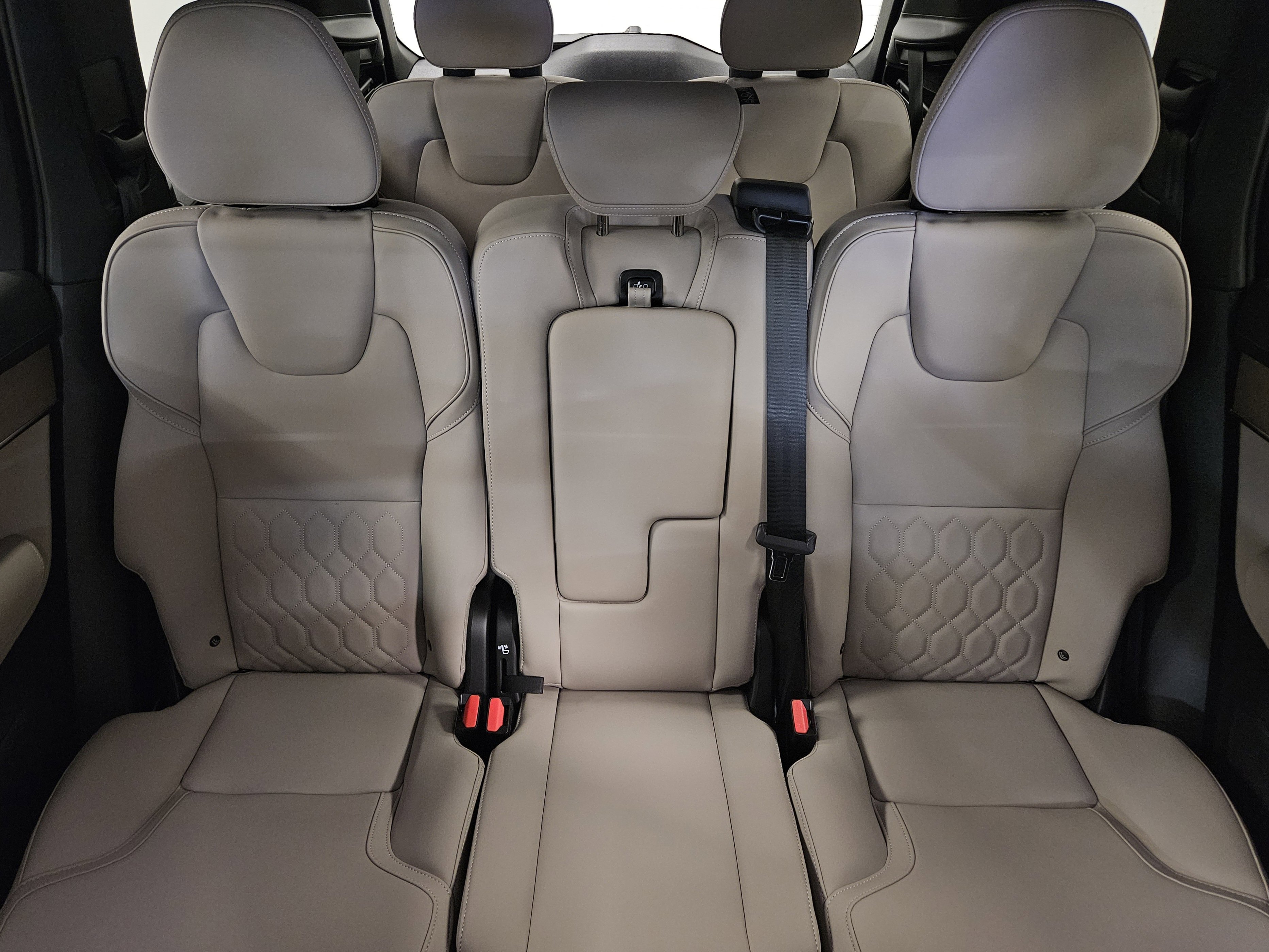 New 2026 Volvo XC90 B5 Core image 42