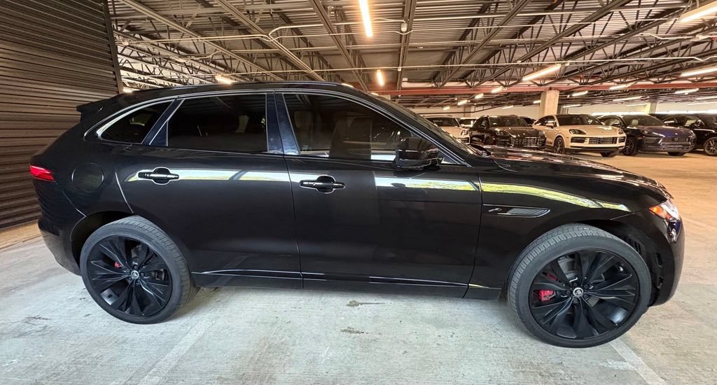 Used 2024 Jaguar F-PACE R-Dynamic S AWD/4WD image 9