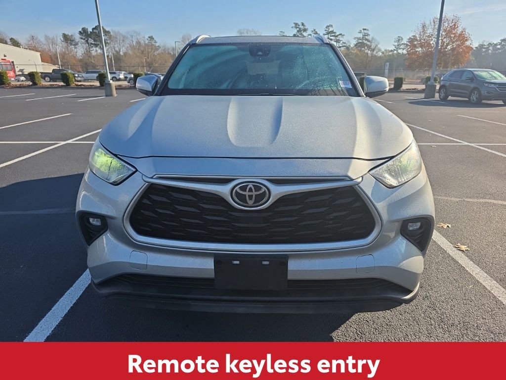 Used 2022 Toyota Highlander XLE image 15