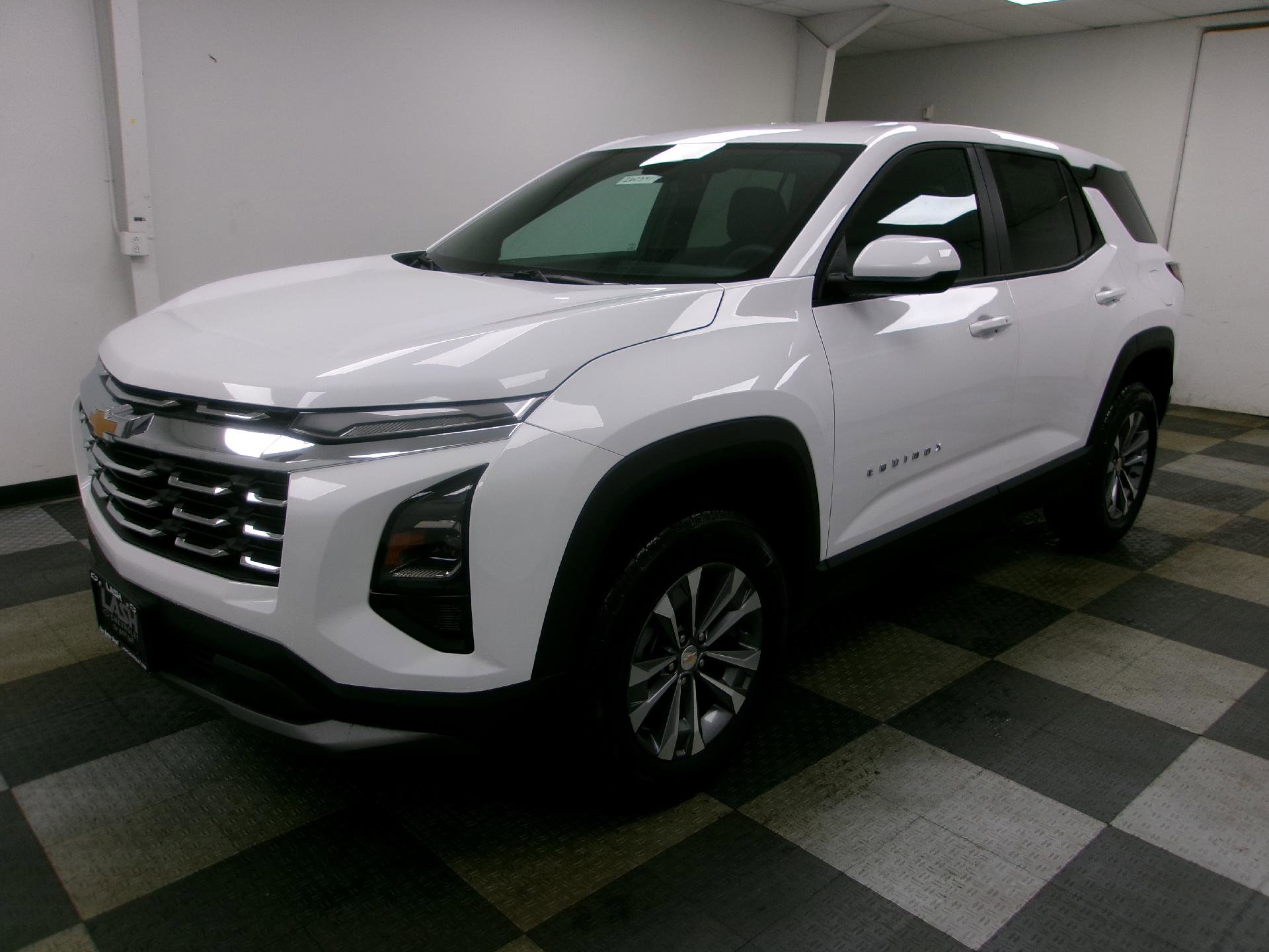 New 2026 Chevrolet Equinox LT AWD/4WD image 1