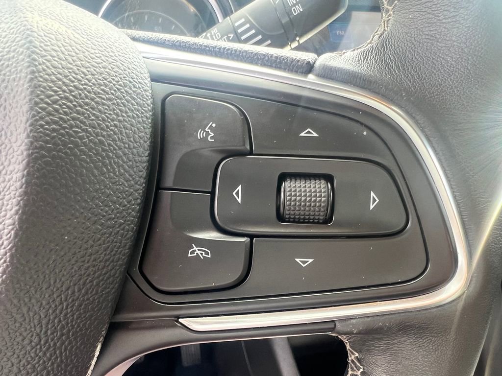 Used 2023 Buick Encore GX Select w/ Sport Touring Package FWD image 8