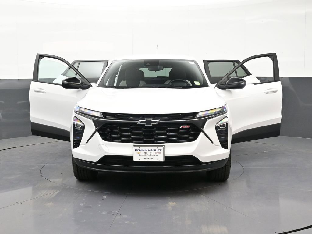 Used 2024 Chevrolet Trax RS image 37