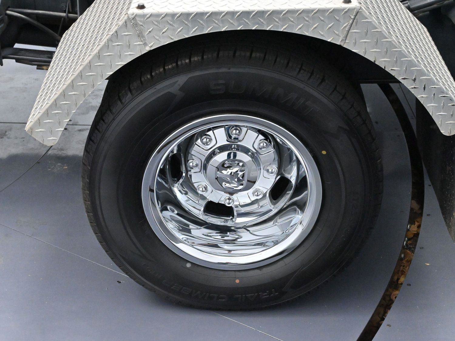 Used 2019 RAM 3500 Tradesman w/ Chrome Appearance Group image 27