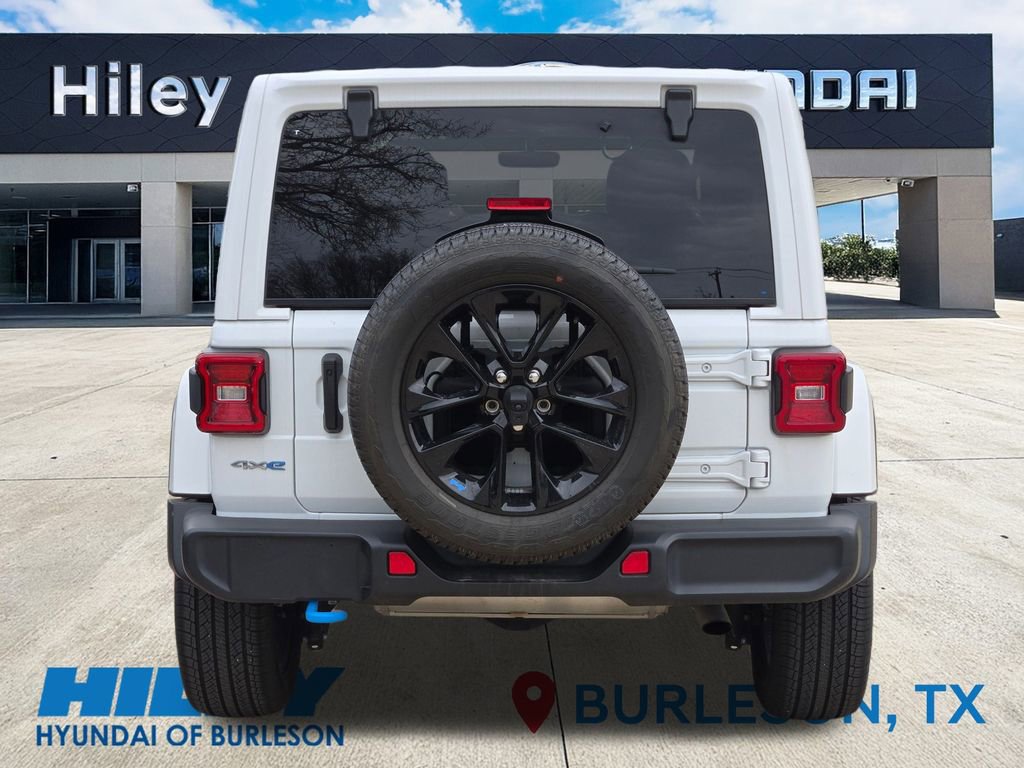 Used 2022 Jeep Wrangler Unlimited Sahara w/ Cold Weather Group image 5