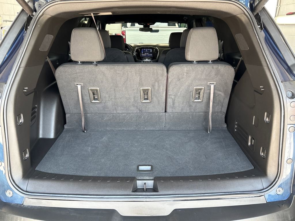 Used 2023 Chevrolet Traverse LT FWD image 34