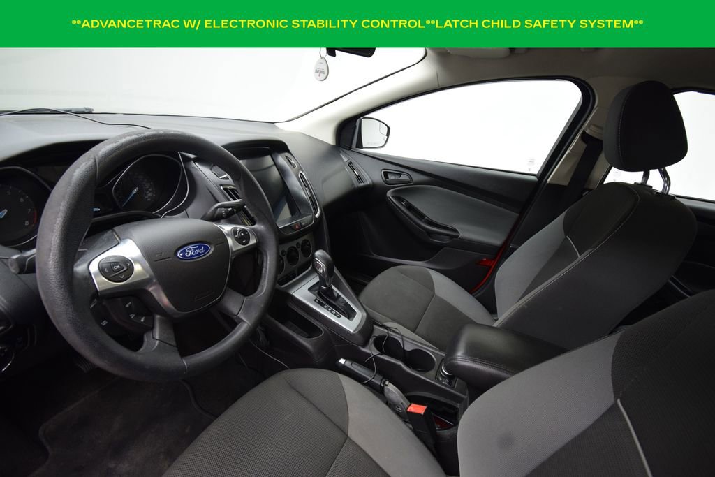 Used 2012 Ford Focus SE w/ SE Winter Pkg image 8