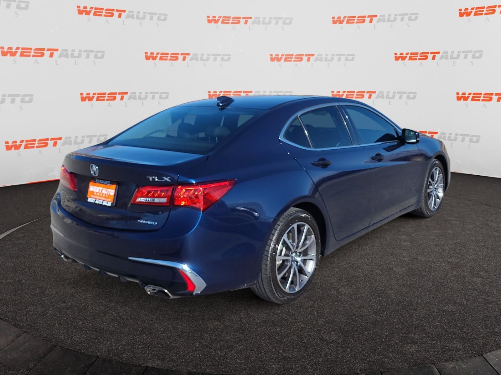 Used 2018 Acura TLX V6 SH-AWD image 5