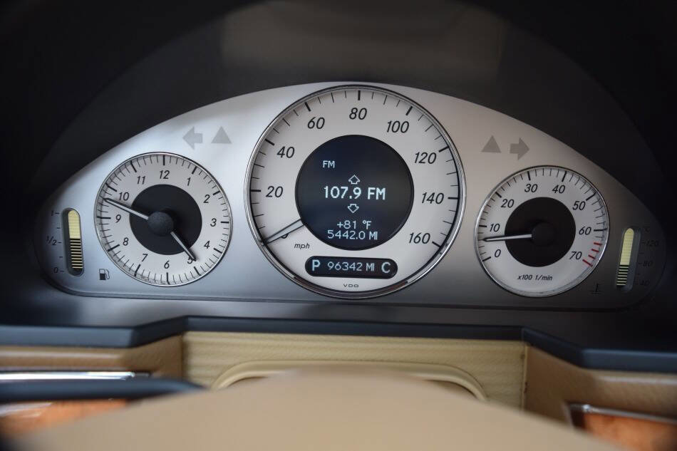 Used 2008 Mercedes-Benz E 350 4MATIC Sedan image 66