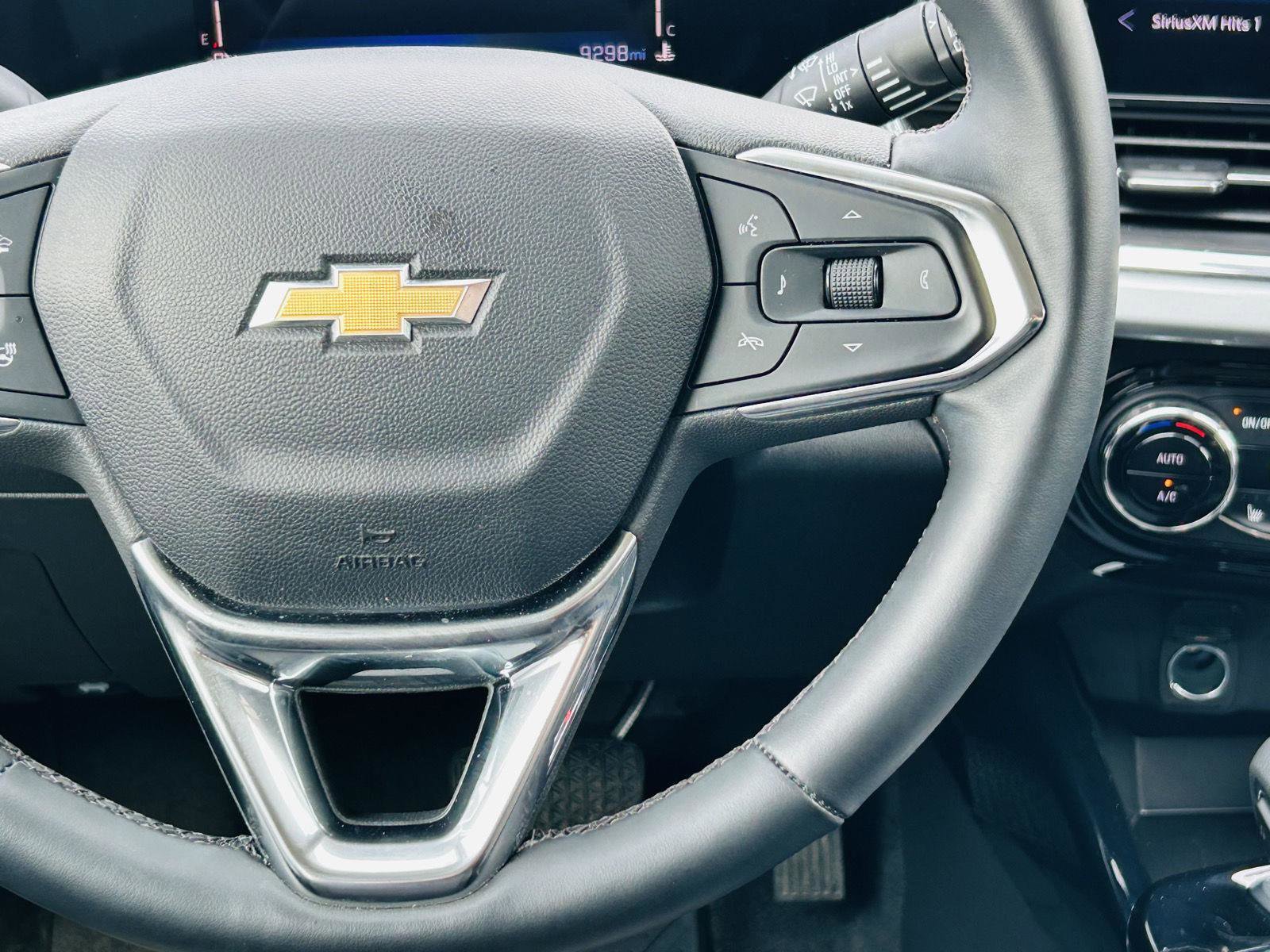 Used 2025 Chevrolet Trax LT w/ Driver Confidence Package image 17