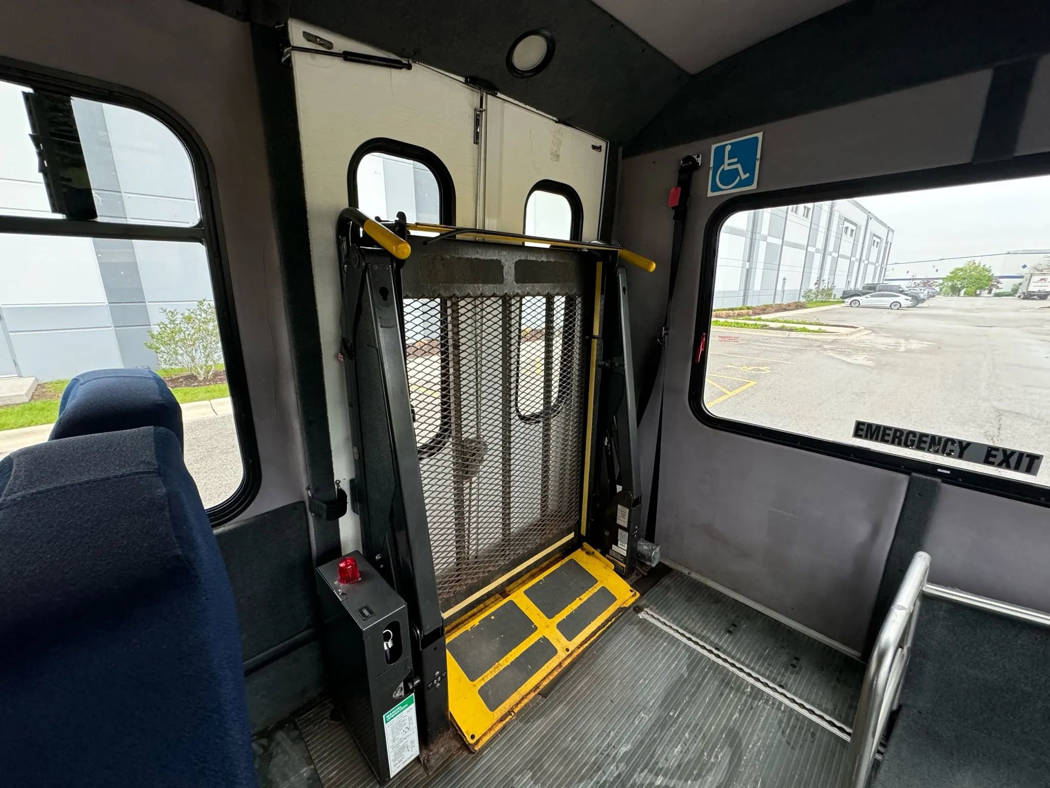 Used 2011 Ford E-450 and Econoline 450 Super Duty w/ Shuttle Bus Prep Pkg image 14