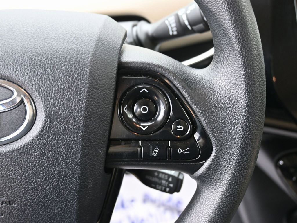 Used 2019 Toyota Prius LE image 19