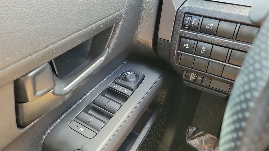 Certified 2024 Toyota Tacoma SR5 AWD/4WD image 24
