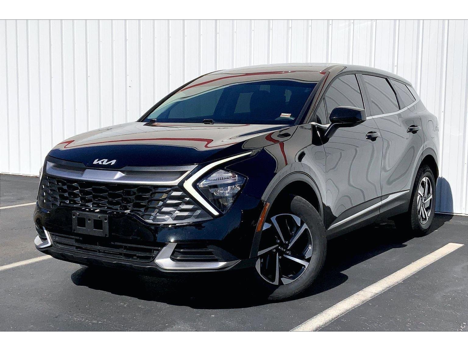 Used 2023 Kia Sportage LX image 1