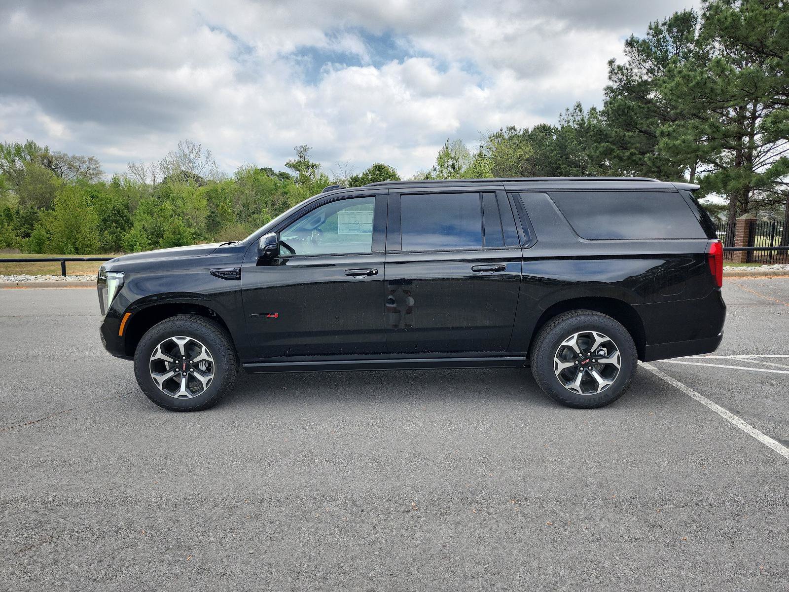 New 2026 GMC Yukon XL AT4 w/ AT4 Premium Plus Package AWD/4WD image 2