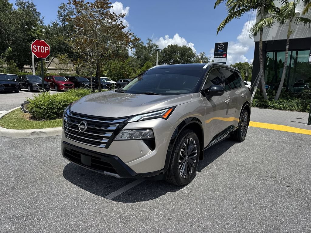 Used 2024 Nissan Rogue Platinum w/ Platinum Premium Package FWD image 9