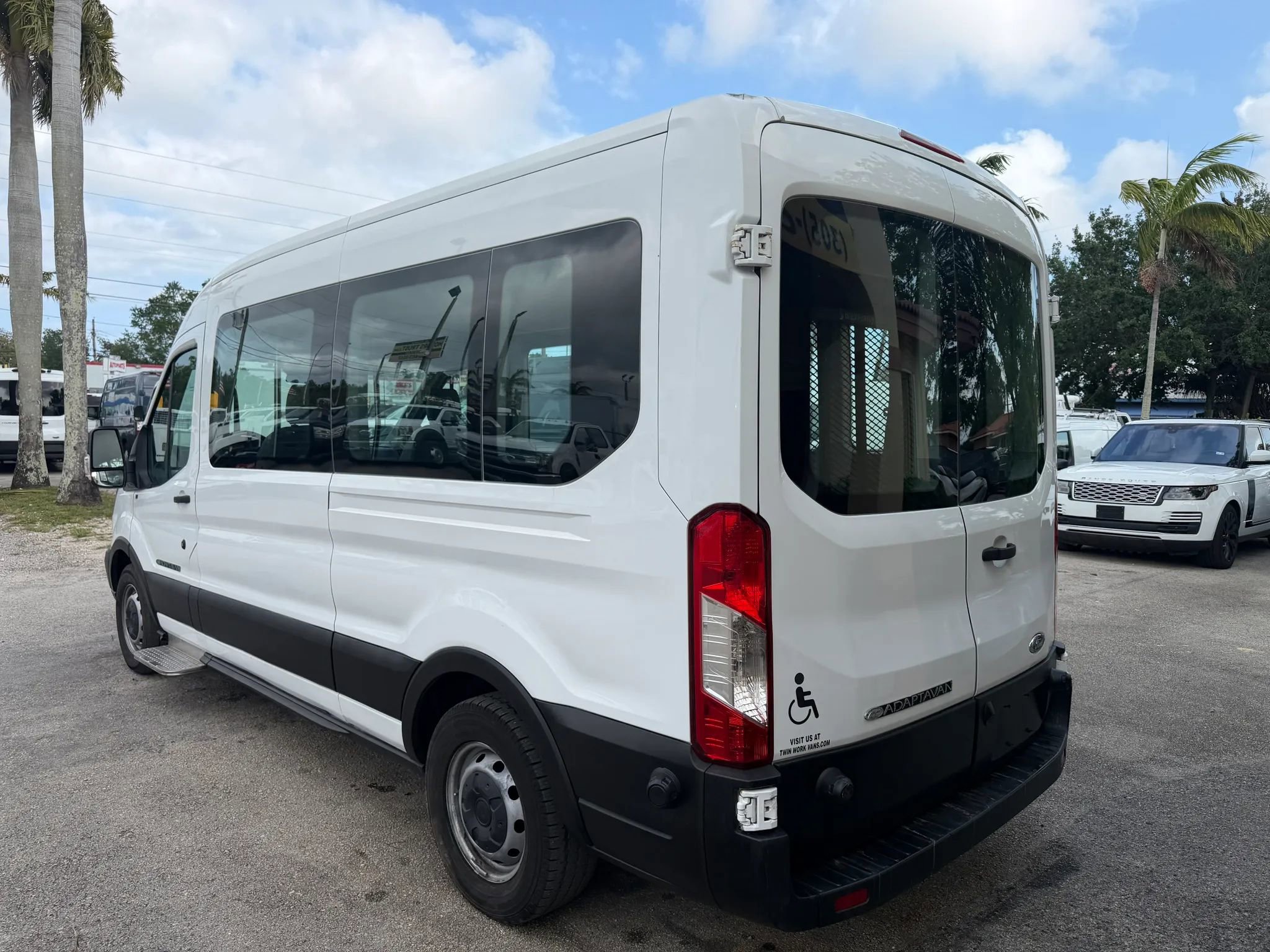 Used 2017 Ford Transit 350 XL RWD image 5