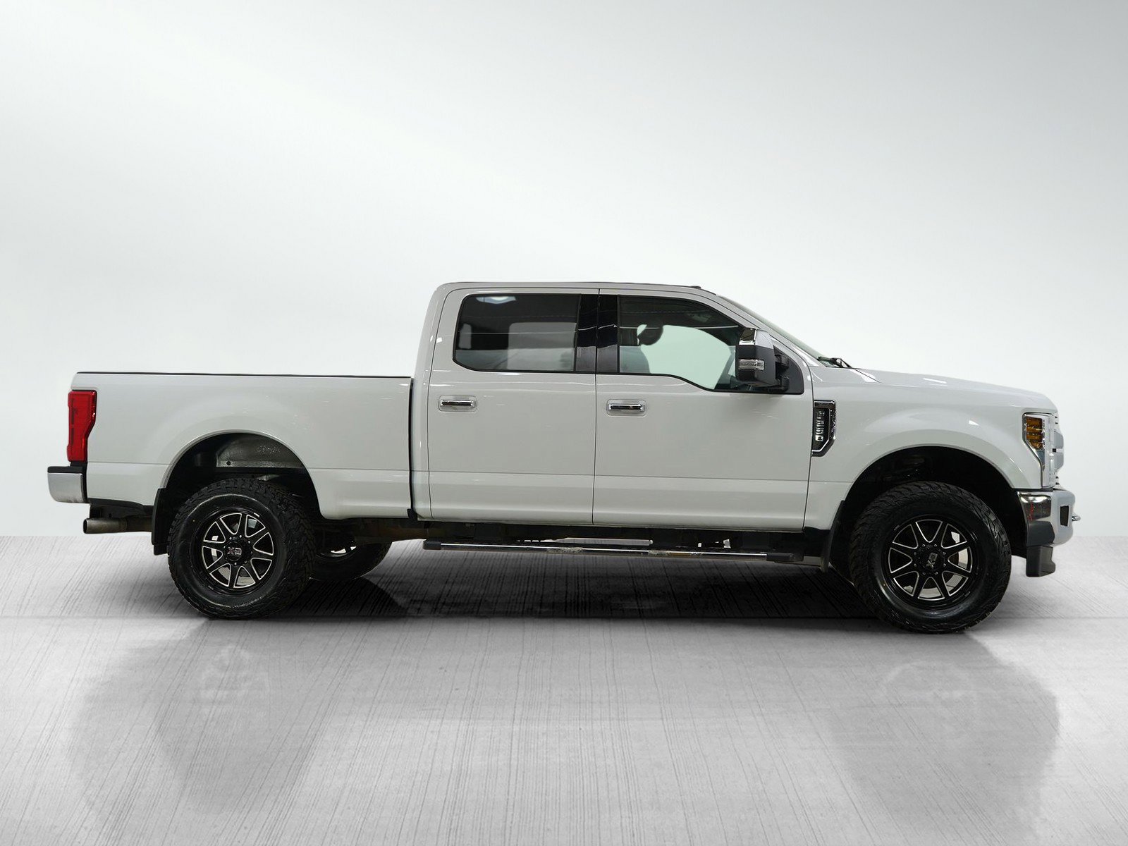 Used 2019 Ford F250 XLT w/ XLT Premium Package image 6