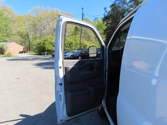 Used 2019 Chevrolet Express 2500 RWD image 19